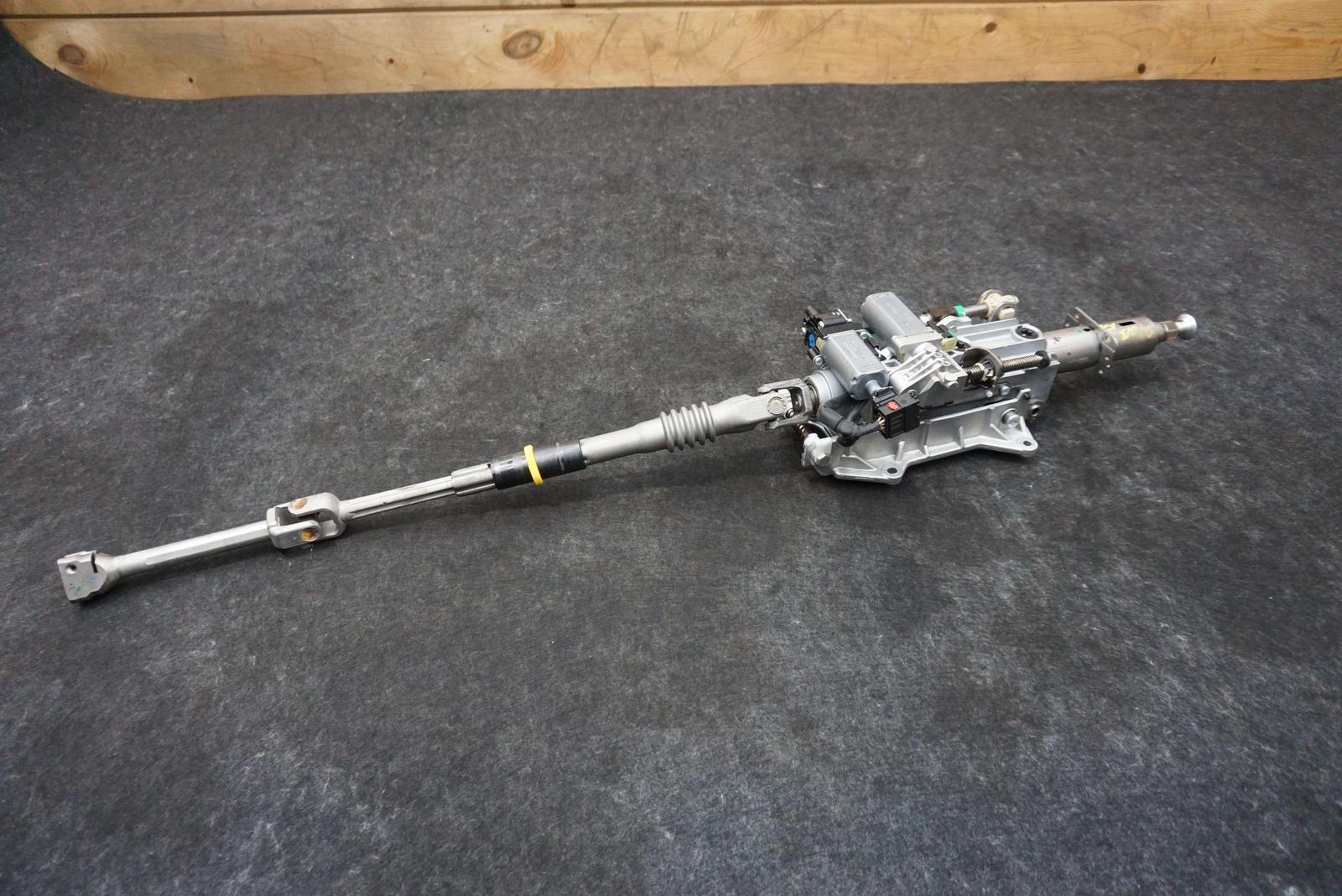 Front Steering Column Shaft Assembly OEM 670038780 Maserati Ghibli M157 2014-17+