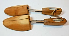 BROOKSTONE Gold Label Luxury Cedar Shoe Trees Stretcher Keeper Medium Clean A+