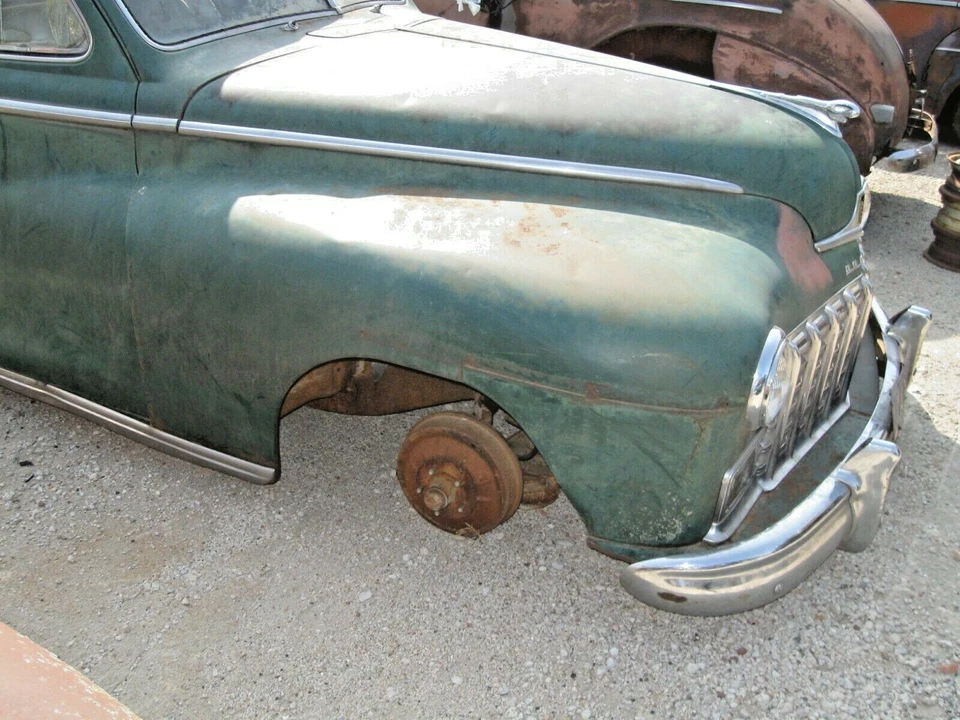 1946 1947 1948 Dodge Deluxe or Custom 4 Door Sedan Right Front Fender Foto 4 de 4