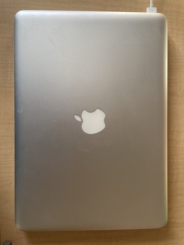 Apple MacBook A1278 13.3 inch Laptop - MB466LL/A (October, 2008) - Picture 2 of 3