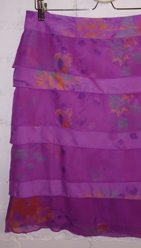 Per Una Cerise/Aquarell Blumen Stufen Krepp Rock, UK 14, gefüttert, wunderschön! - Bild 3 von 8