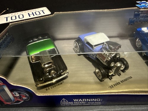 MUSCLE MACHINES - BOX OF 5 CARS - 1:64 SCALE - NIB California Too Hot - Picture 2 of 8
