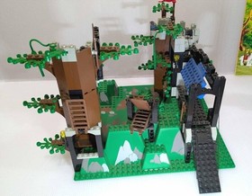 LEGO System Castle Dark Forest Fortress 6079 In 1996 Used Retired Comp W/Manual