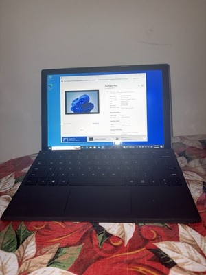 Microsoft Surface Pro 1724 12.3'' i7-7300U 4GB RAM 128GB Win10 + Keyboard