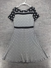 LOFT Dress Womens 6 Black White Geometric Short Sleeve Fit Flare Jersey Knee