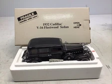 Danbury Mint 1932 Cadillac V-16 Fleetwood Sedan