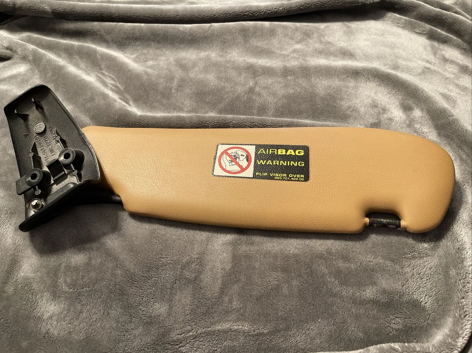 Porsche 911 4S convrt Left Sun Visor (used) beige 997731031197E3 - Изображение 3 из 4
