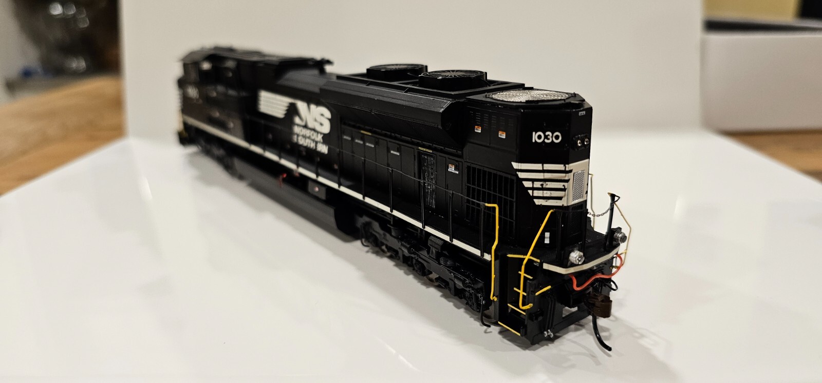 Athearn Norfolk Southern 30th Anniversary SD70Ace 1030 HO Scale