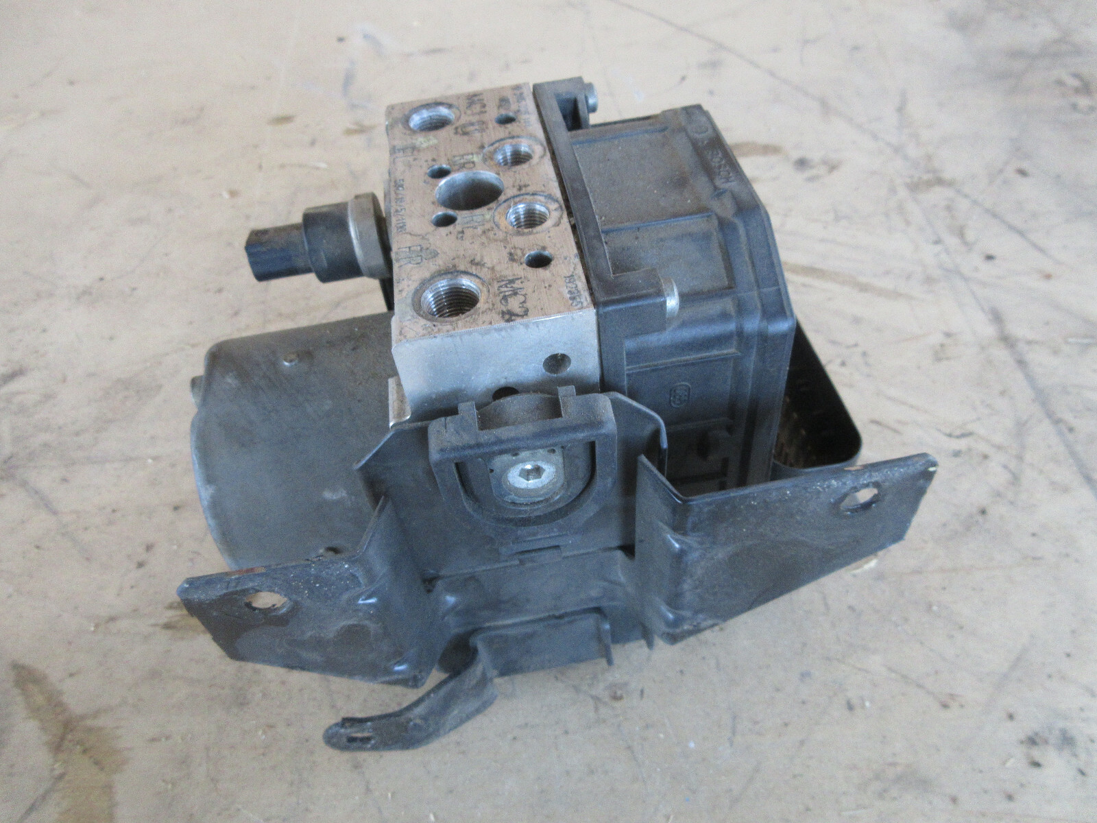 Ferrari 612  ABS/ASR Pump / Control Unit P/N 192354