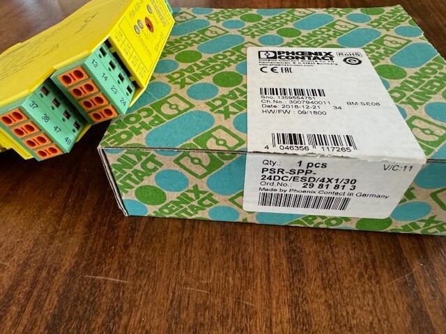 Phoenix Contact PSR-SPP- 24DC/ESD/4X1/30 - 2981813 NEW Safety Relay SIL3, Qty 2