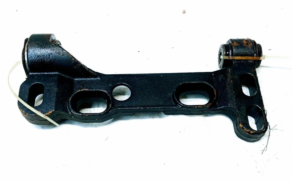 GM 15091395 подходит для внедорожников 2002-2009 годов выпуска кронштейн для крепления рычага управления левый передний нижний от оригинального производителя - Изображение 2 из 4