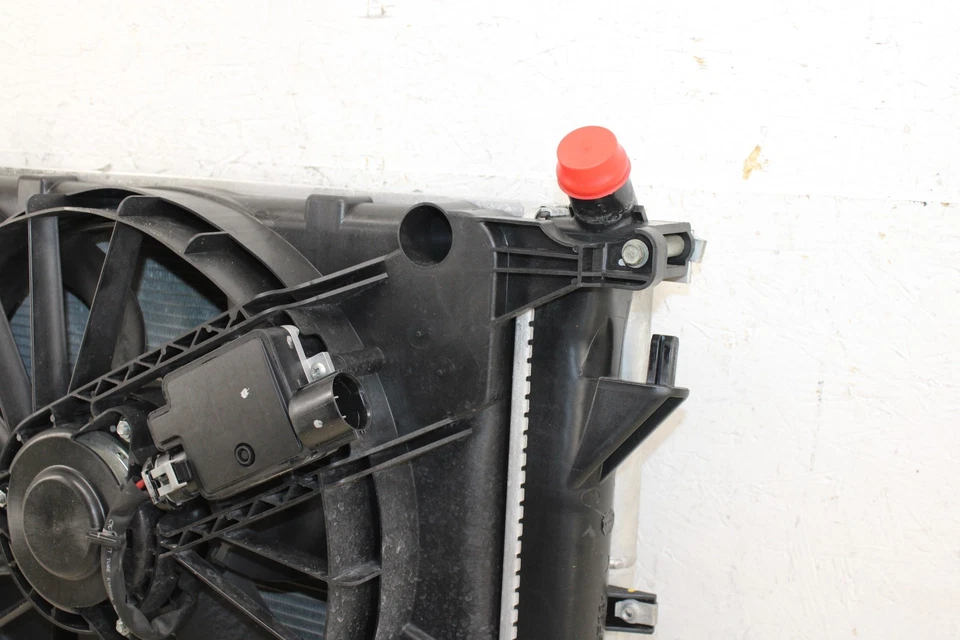 Pontiac Solstice GXP 2007-2009 2,0 L radiador/condensador/ventilador OEM NA34 Foto 2 de 4