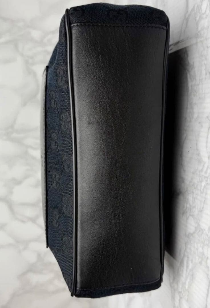 Authentic Excellent condition GUCCI shoulder bag … - image 3