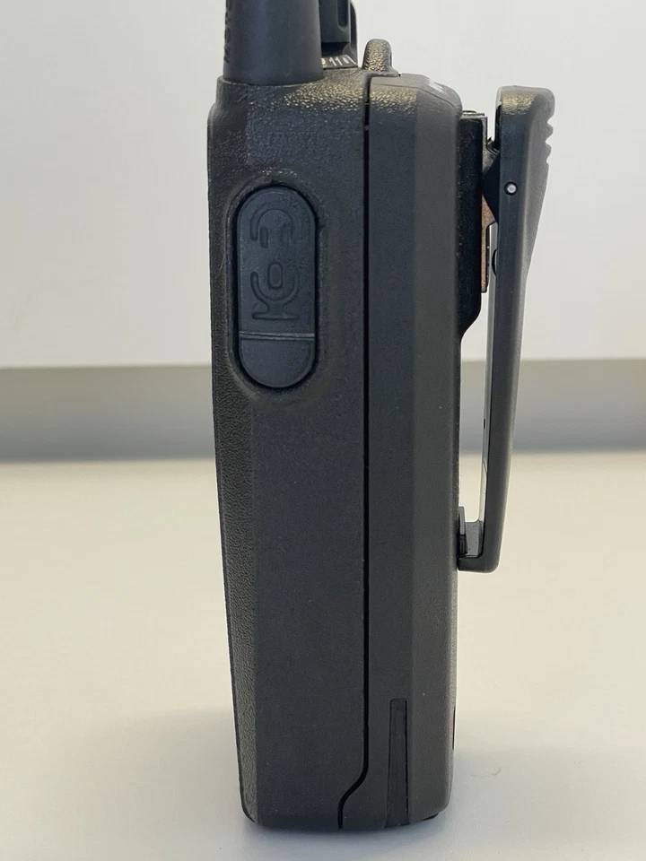 Rádio Motorola CP185 VHF 136-174 MHz | Perfeito estado | Taco, formiga, programação grátis CHG! - Imagem 3 de 4