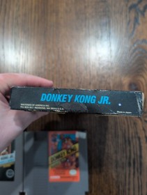 Donkey Kong Jr. NES Nintendo 5-Screw Black Box w/ Sleeve & Foam Tab NO MANUAL
