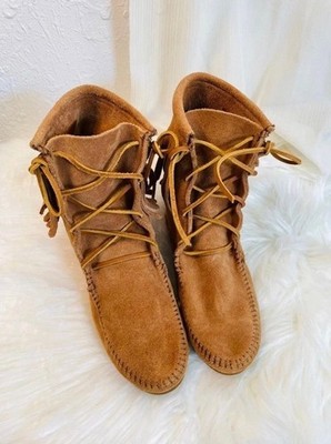 Minnetonka Boots fringe suede ankle lace up women's tan trapper NWB 6