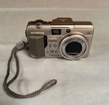 Olympus Camedia C-7000 Zoom 7.1MP Digital Camera