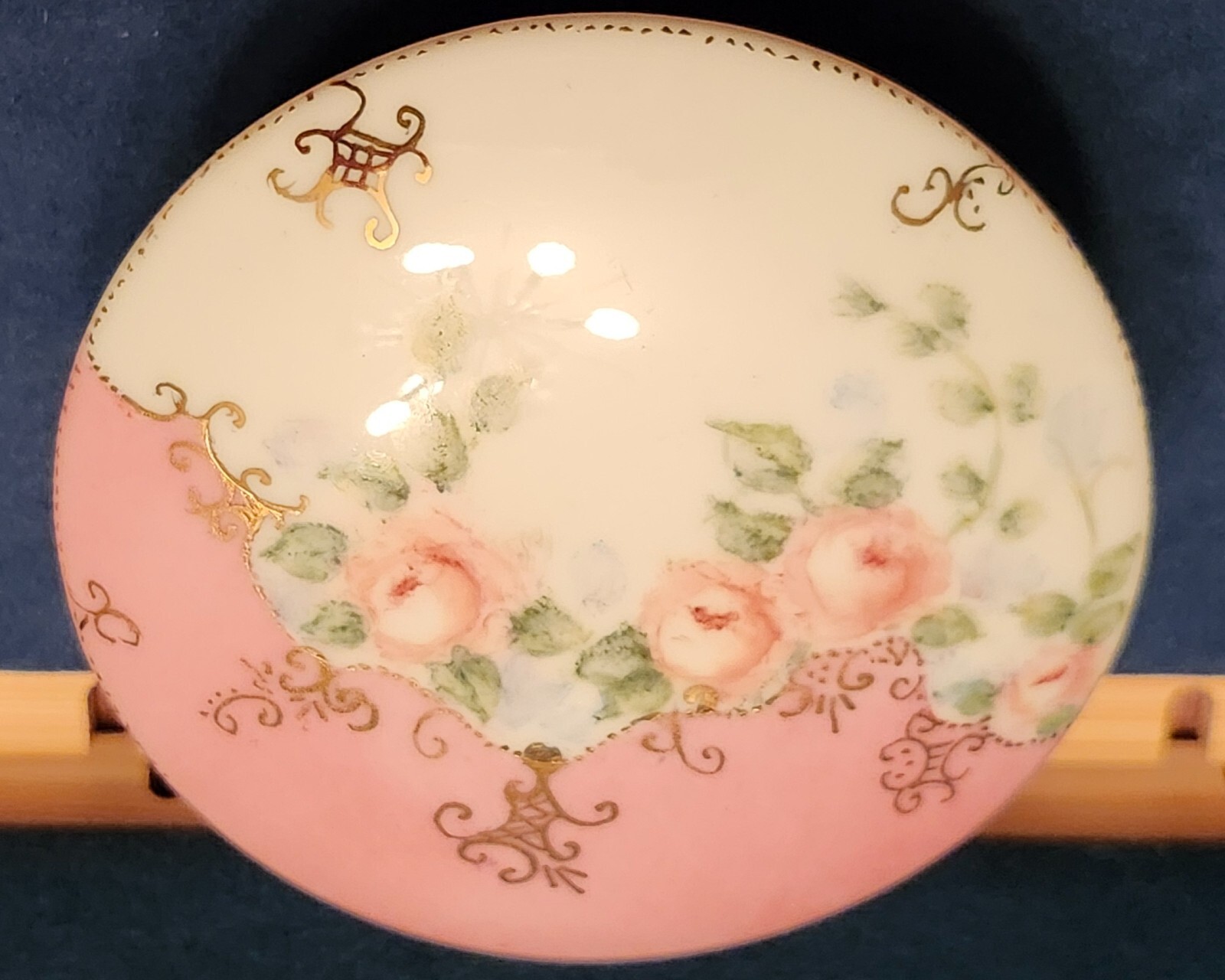 Vintage 1974 Limoges France hand painted pink floral trinket box powder dish jar