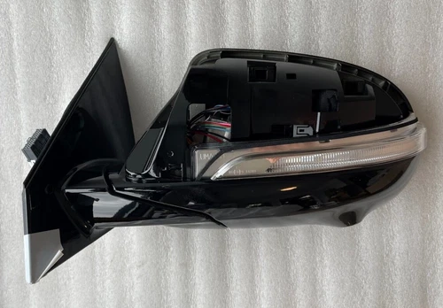 LH driver side door mirror w/ BVM & Camera w/o cover. OEM for 2016+ Kia Sorento