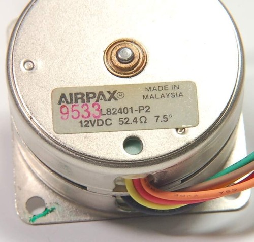 Siemans AIRPAX - L82401-P2 - Permanent Magnet Stepper Motor 12VDC 52 Ohm 7.5 Deg - Picture 2 of 6