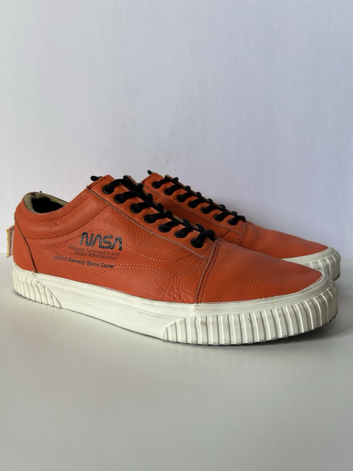 VANS OLD SKOOL x NASA SPACE VOYAGER FIRECRACKER ORANGE Men’s 13