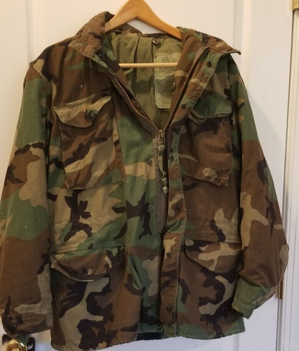 Military Surplus Cold Weather Field Coat Medium Regular Woodland camo w/hood