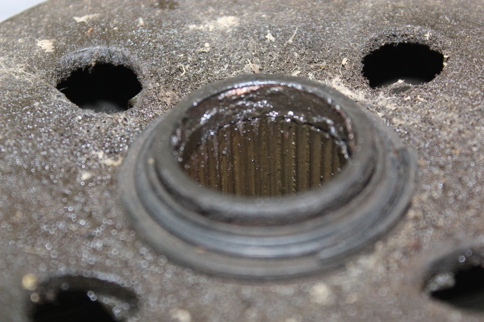 1984 Suzuki Quadrunner 185 Lt185 2x4 Rear Back Brake Drum Assembly - Image 3 of 4