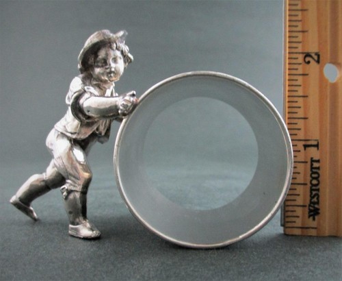 MERIDEN B. #161 antique Napkin Ring - Figural BOY in STRAW HAT - Kate GREENAWAY - Picture 12 of 12