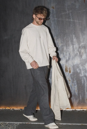 Elwood Mock Neck Tee - Vintage Style - White Oversized - Men's M