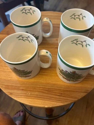 Spode Christmas Tree Coffee Mugs Set of 4 VTG S3324 Holiday Made in England