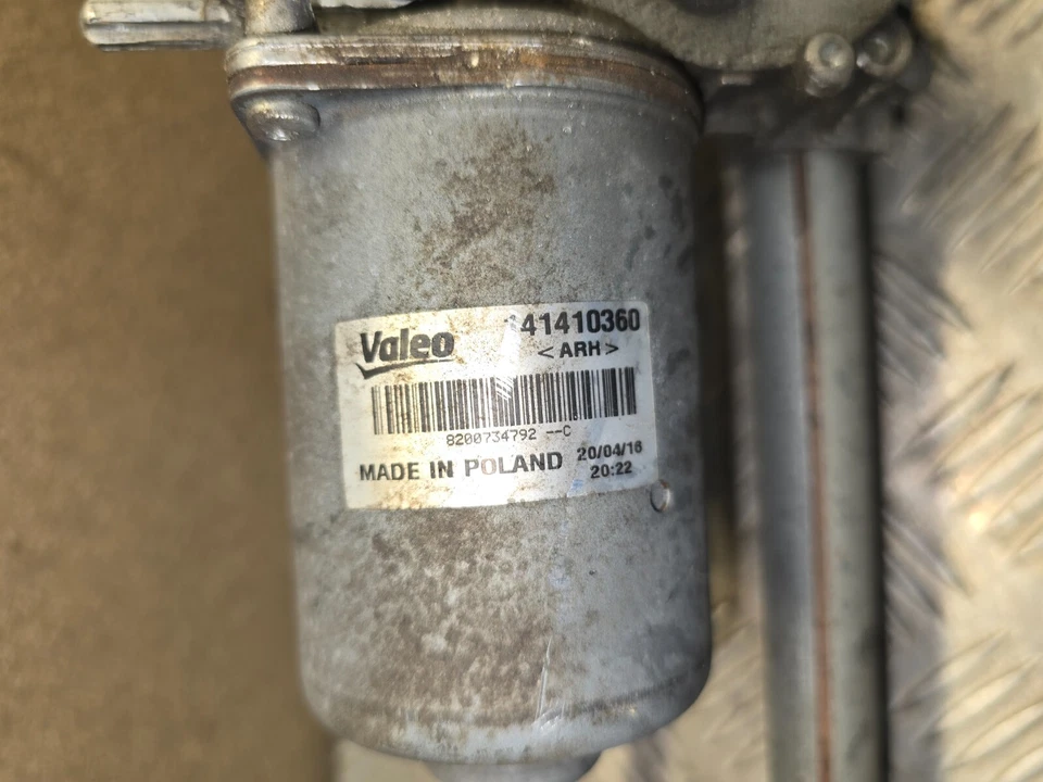 Motor limpiaparabrisas delantero Renault Master 2016 y acoplamiento 141410360 Foto 3 de 4