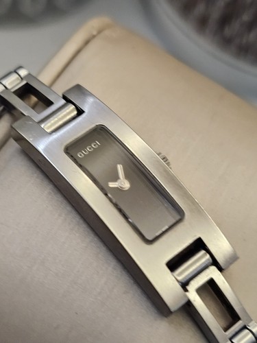 GUCCI GENUINE LADIES DRESS WATCH MODEL 3900L - Picture 7 of 12