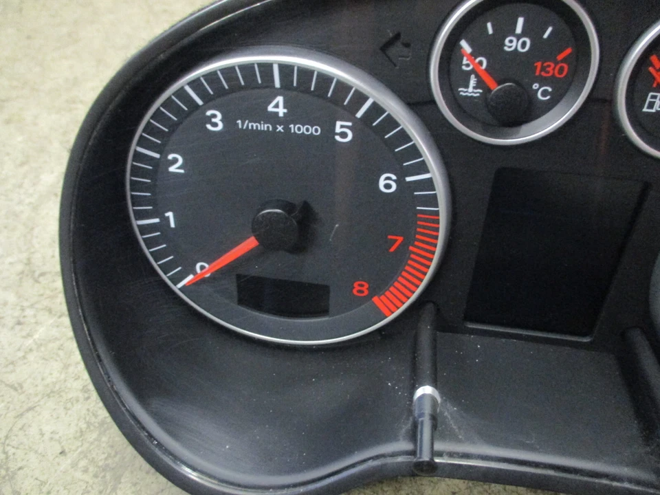 Cuadro de instrumentos AUDI A3 8P 3.2 V6 2.0TFSI Sportback QUATTRO GASOLINA 8P0920930G Foto 4 de 4