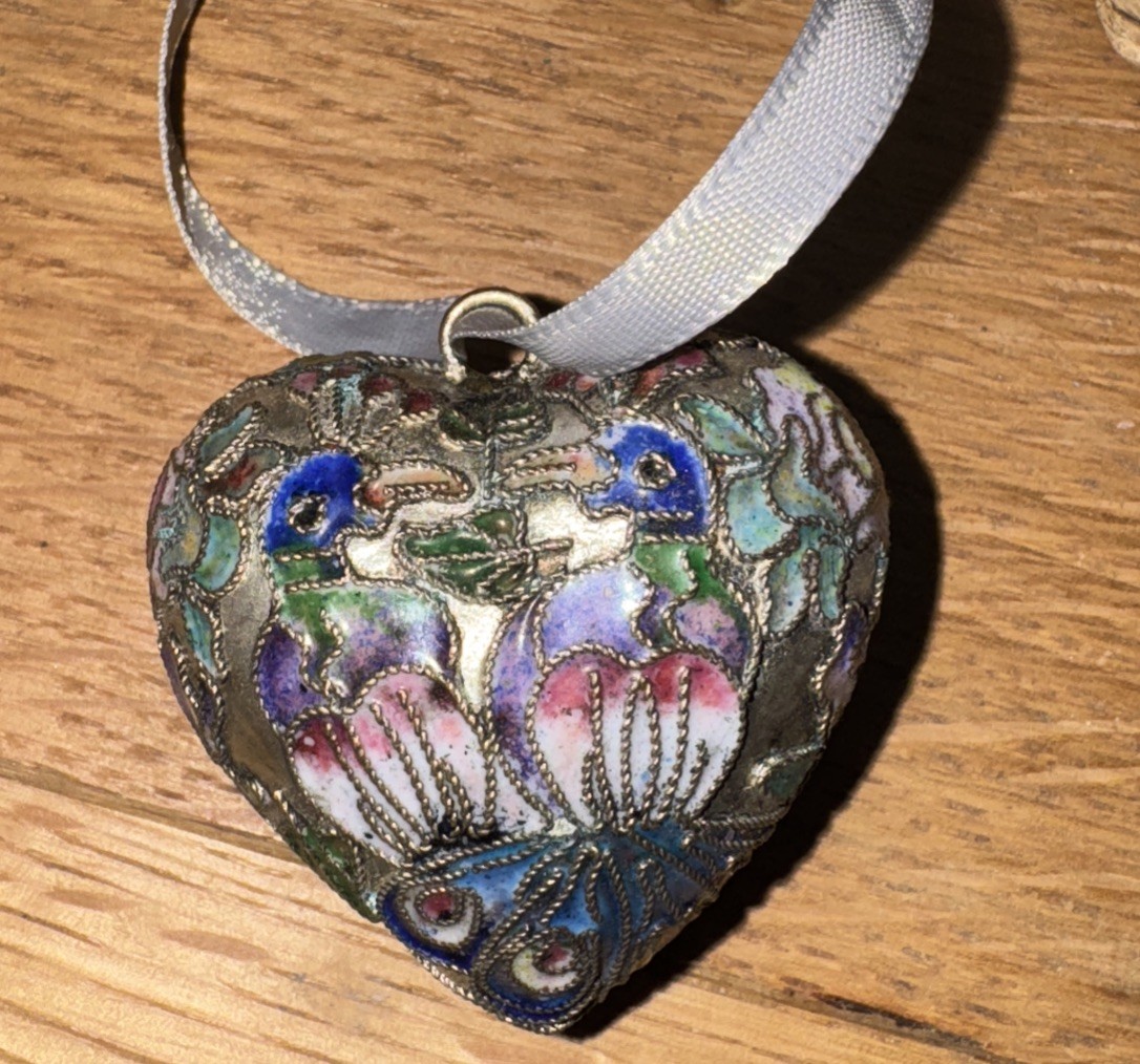 Vintage Silver Tone Enamel Love Birds Cloisonne Heart Ornament 1.75”