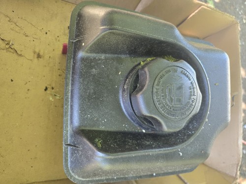 Briggs & Stratton Fuel Tank 799863 694260