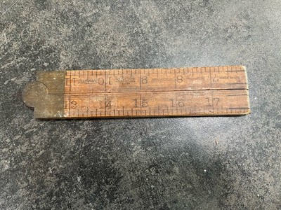 Antique Lufkin No 752 Wood & Brass Folding Carpenters Ruler