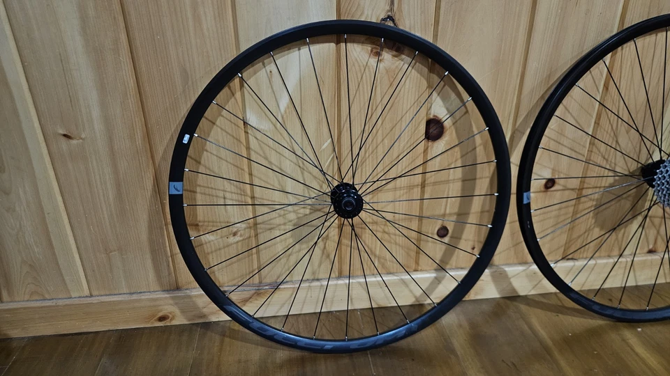 Conjunto de rodas de disco de liga leve Fulcrum, Shimano Ultegra 11spd 11-30 cassete, sem câmara - Imagem 2 de 4