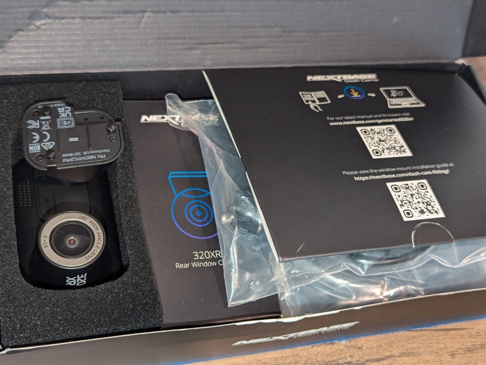 Nextbase 320RSD Dash Cam Bundle conjunto de cámara frontal + trasera con tarjeta de 32 GB caja abierta - Foto 2 de 4