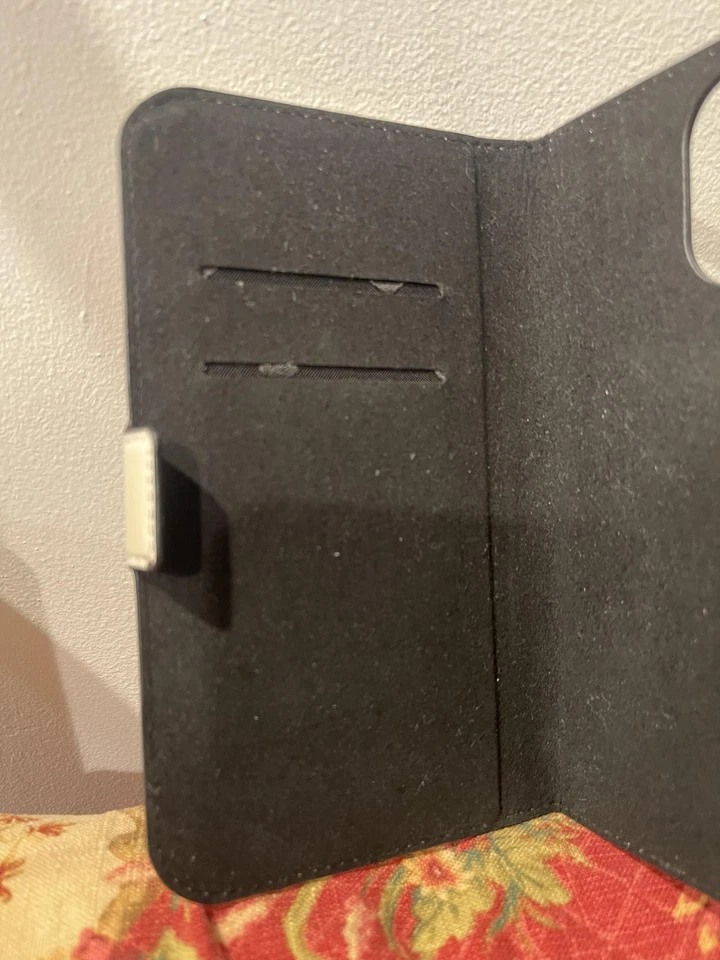 Kate Spade 纽约迪士尼米妮老鼠圆点对开式钱包式 iPhone 外壳翻盖 — 第 4/4 张图片