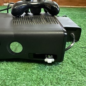 Xbox 360 Slim 1439 Bundle with Controller Plus Games Call Of Duty Batman