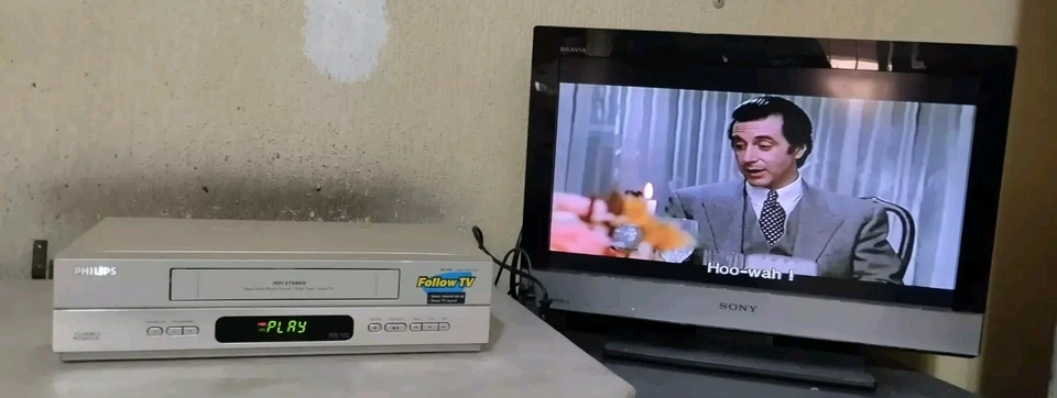 PHILIPS VR540 VIDEOREGISTRATORE VHS 6 TESTINE HI-FI STEREO CON TELECOMANDO - Immagine 2 di 4