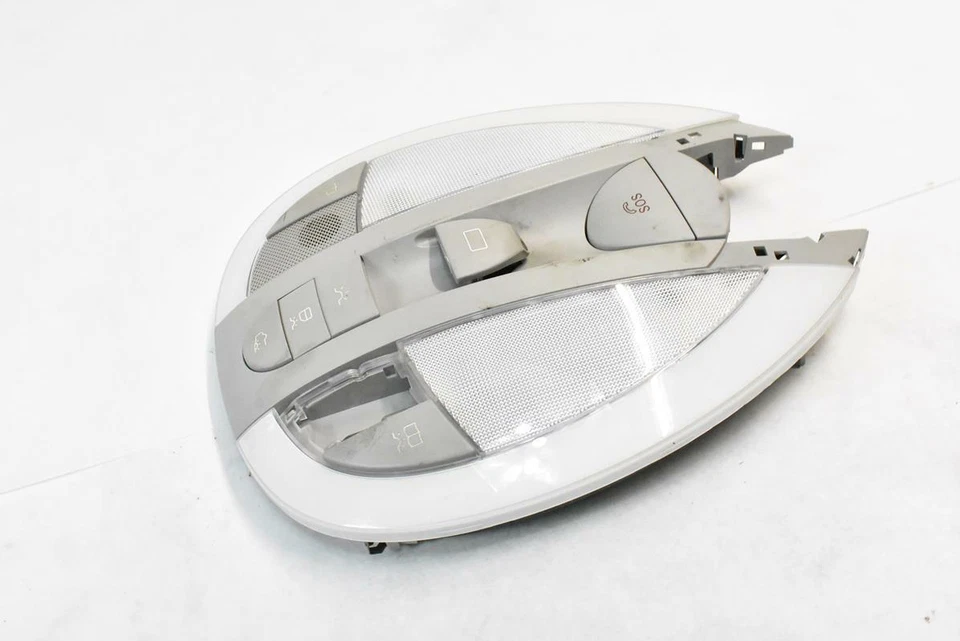06-09 Mercedes W219 CLS500 CLS550 CLS63 AMG Lámpara de luz domo gris 2198201001 OEM Foto 2 de 4