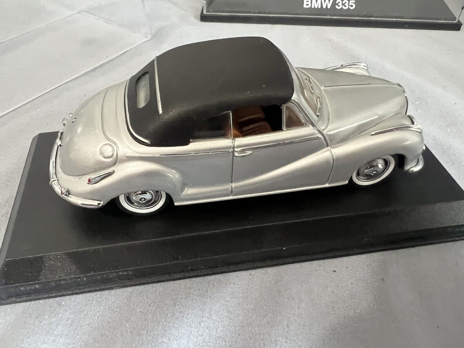 Picture 4 of 5