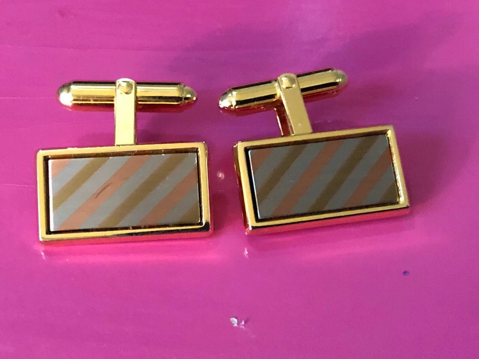 Boutons de manchette signés créateurs bijoux de succession Christan Dior