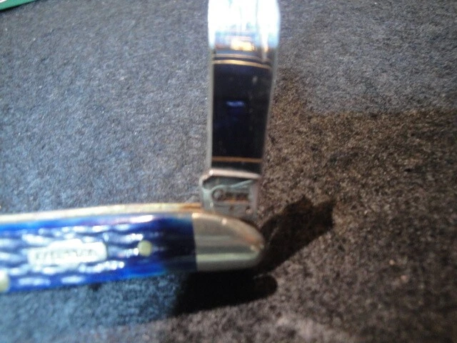 Faca de bolso CASE XX 6220 SS. Cabo ósseo azul irregular, 2 X's, sem pontos-M - Imagem 4 de 4