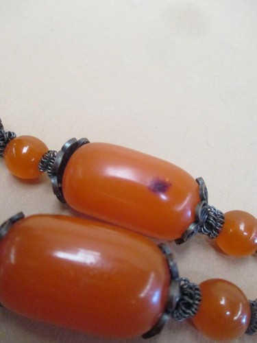 Necklace, phenollic butterscoth, resin, Bakelite, beaded, chunky, vintage - Foto 8 di 9