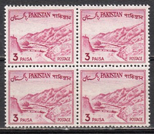 PAKISTAN 1970 REDRAWN DEFINITIVE 3p VALUE SCOTT 131b MNH BLOCK