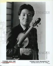 Press Photo Violinist Young Uck Kim - hpp20423