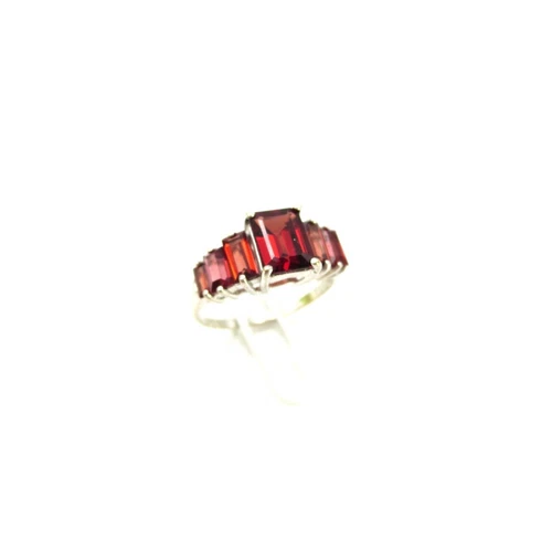 Estate Fessenden & Co 14k White Gold Graduated Emerald Cut Red Garnet Size 9Ring