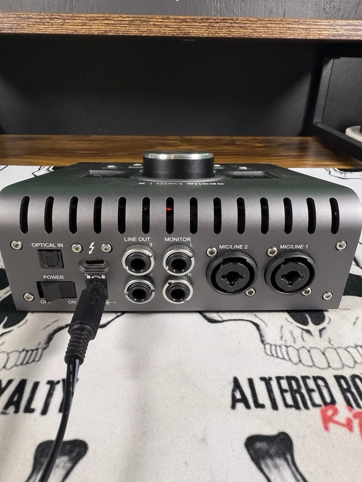Universal Audio Apollo Twin X Duo Heritage Edition Thunderbolt 3 Audio Interface - Image 3 of 4